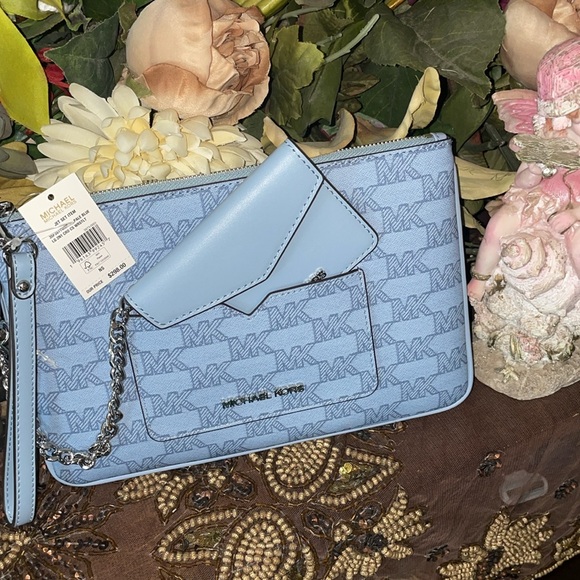 Michael Kors Handbags - 2 peace NEW MICHAEL KORS JET SET ITEM LG 2 IN 1 CARD CASE WRISTLET CLUTCH MK